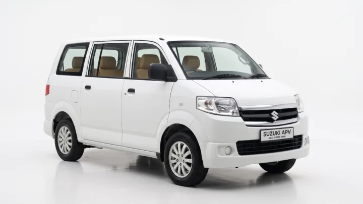 Suzuki APV, studio photograph on a plain background