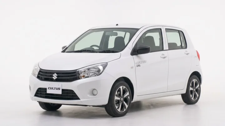 Suzuki Cultus, white hatchback, studio photograph on a plain background